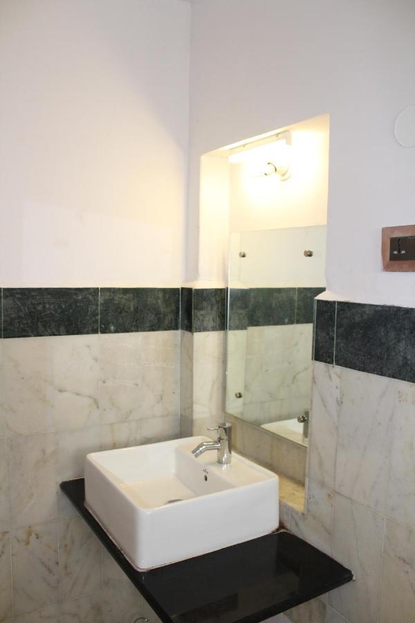 Kaveri Hotel Bed & Breakfast Мисор Екстериор снимка