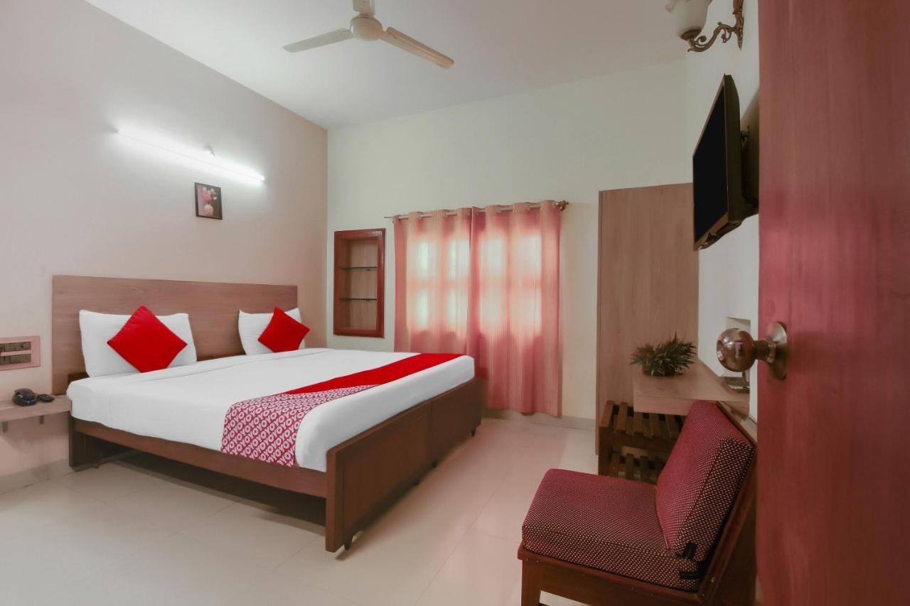 Kaveri Hotel Bed & Breakfast Мисор Екстериор снимка