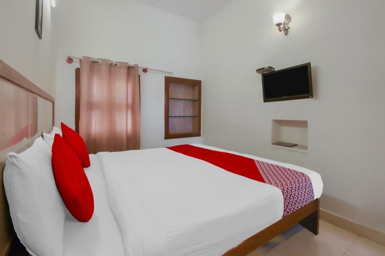 Kaveri Hotel Bed & Breakfast Мисор Екстериор снимка