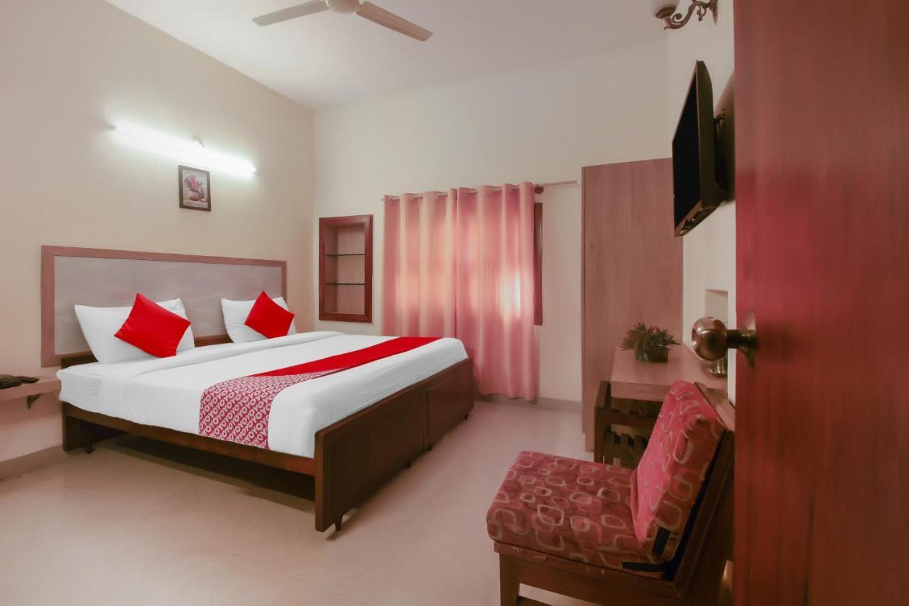 Kaveri Hotel Bed & Breakfast Мисор Екстериор снимка