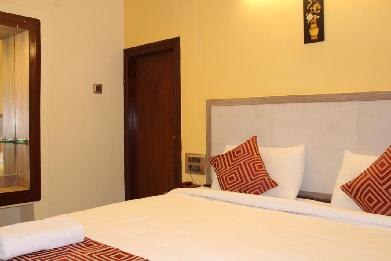 Kaveri Hotel Bed & Breakfast Мисор Екстериор снимка