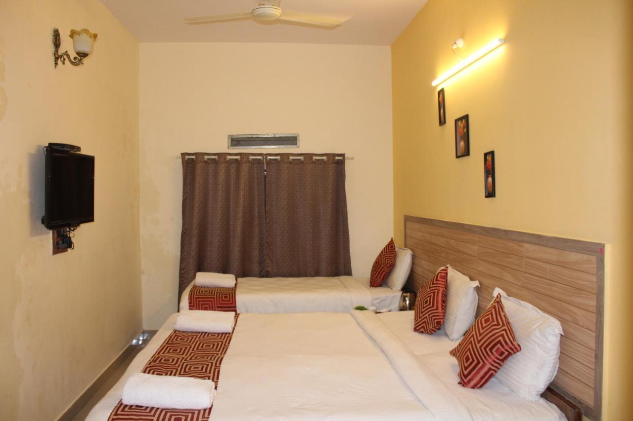 Kaveri Hotel Bed & Breakfast Мисор Екстериор снимка