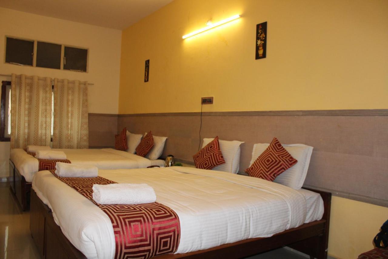 Kaveri Hotel Bed & Breakfast Мисор Екстериор снимка