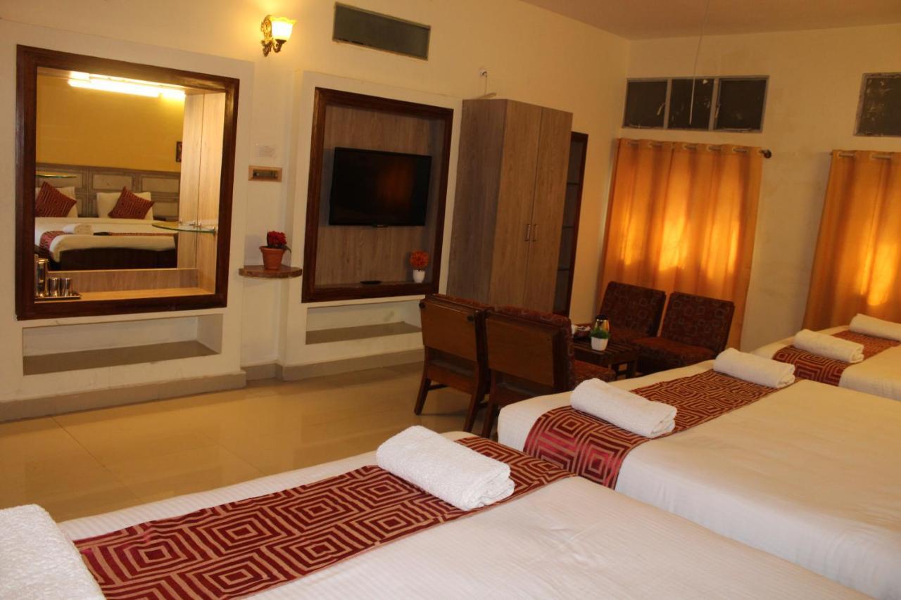 Kaveri Hotel Bed & Breakfast Мисор Екстериор снимка